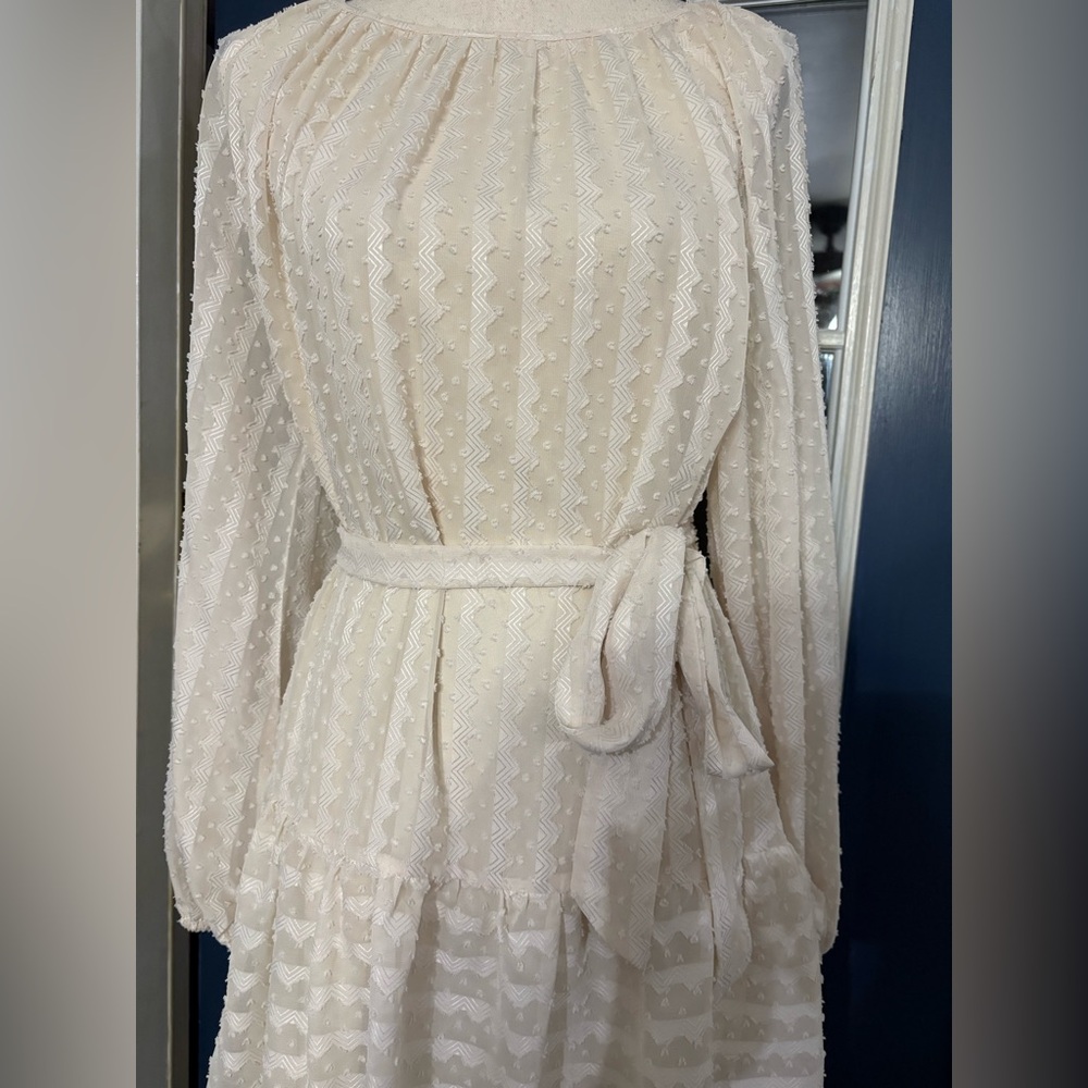 Lovecolette Ivory  Textured Mini Dress Size Medium - Picture 3 of 7